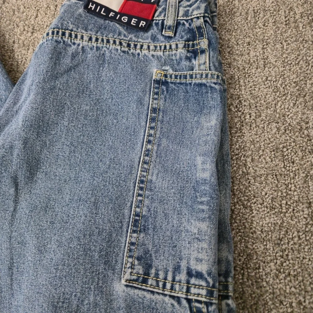 Vintage Tommy Hilfiger Skater Jeans Big Flag Size 9 Blue Denim Wide Leg Y2K - Picture 3 of 10